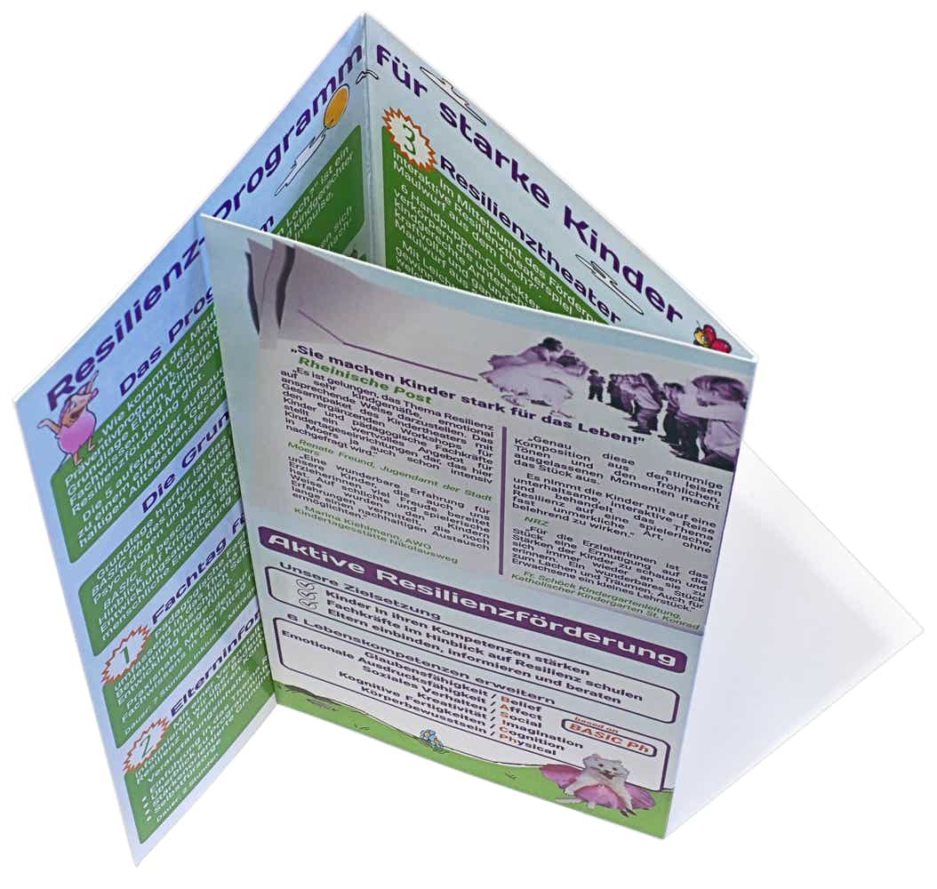 Foto 2 des gedruckten 6-seitigen DIN lang Hochformat Info-Flyers für Eltern zum Resilienzprogramm und Resilienztheater "Wie kommt der Maulwurf aus dem Loch?" in deutscher Sprache von "Mehrsein - Coaching und Prävention Meerbusch"